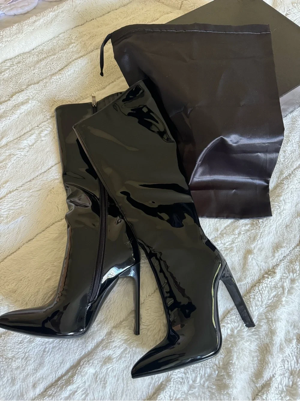 N/A sleek black